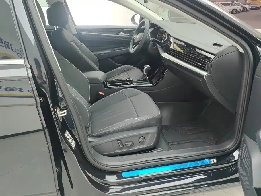 Volkswagen Passat — фото 7