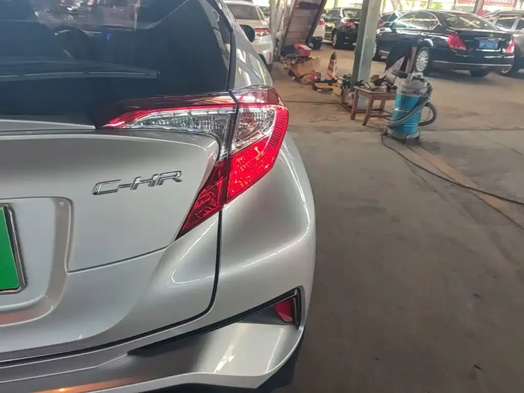 Toyota C-HR — фото 3