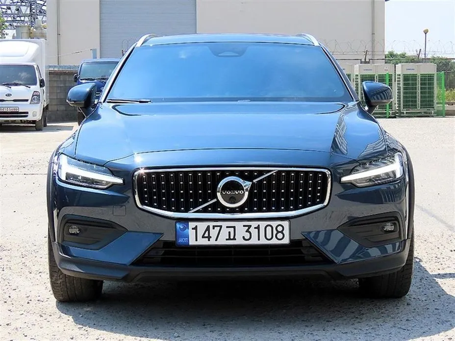 Volvo V60 — фото 1