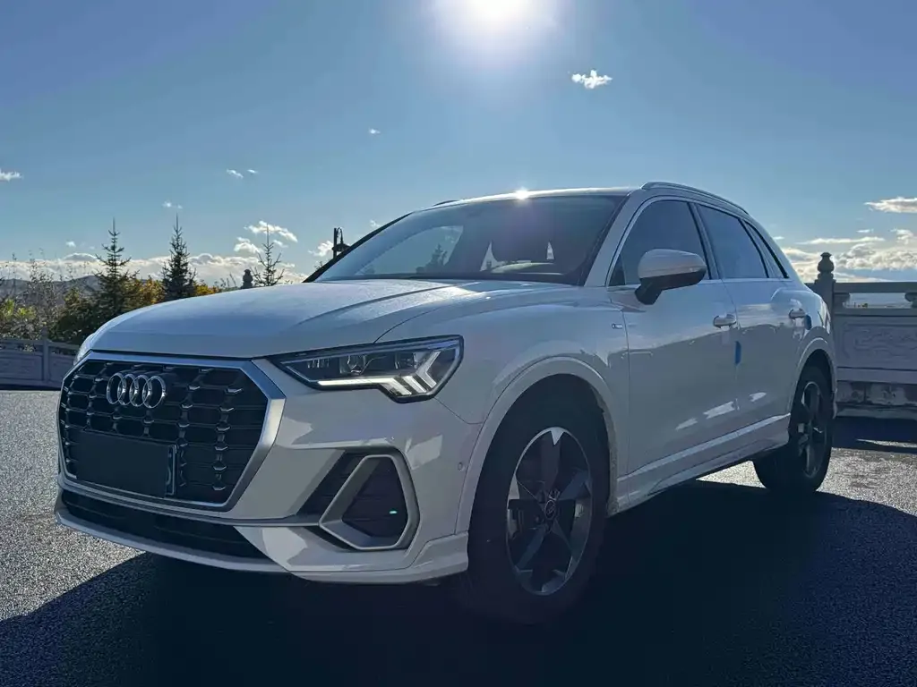 Audi Q3 — фото 1