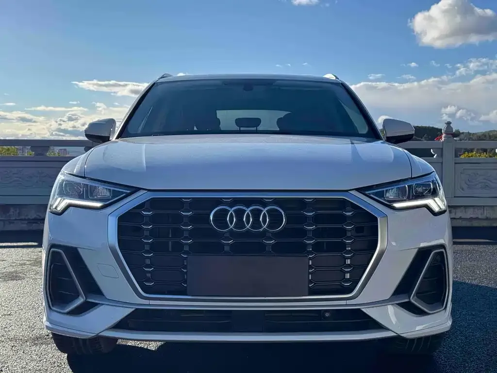 Audi Q3 — фото 10