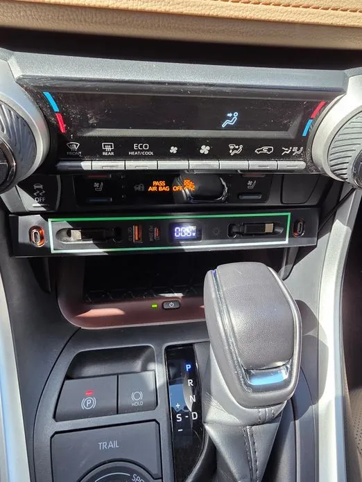 Toyota RAV4 — фото 1