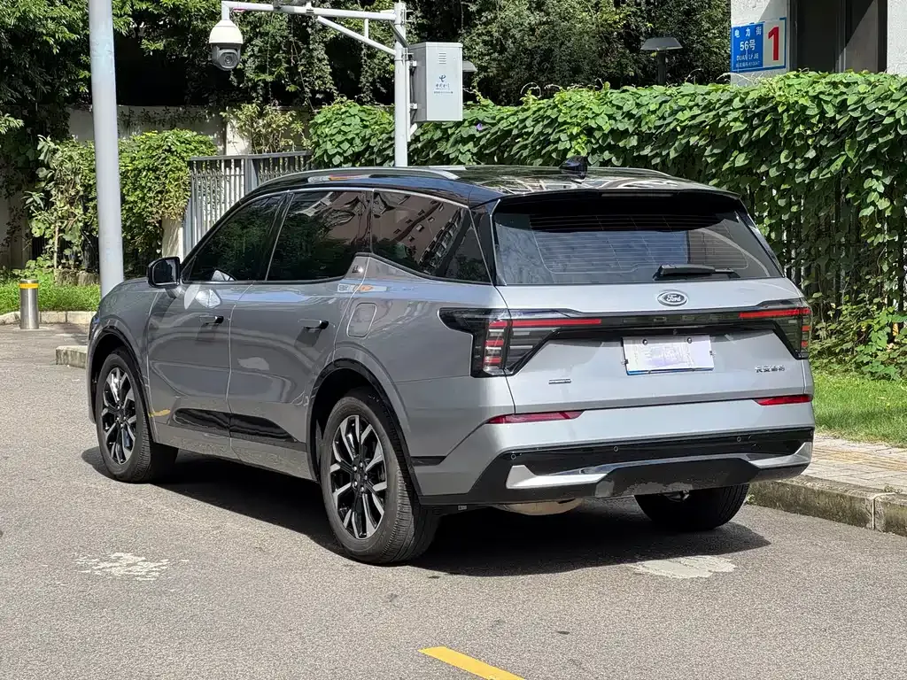 Ford Edge — фото 5