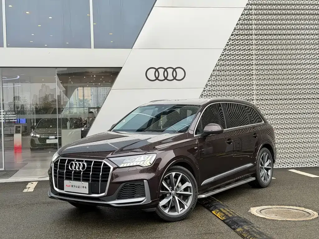 Audi Q7 — фото 1
