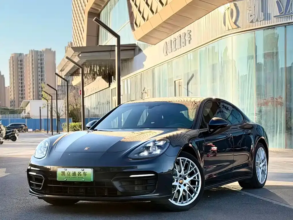 Porsche Panamera Hybrid — фото 1