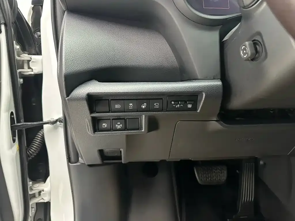 Toyota Granvia — фото 6