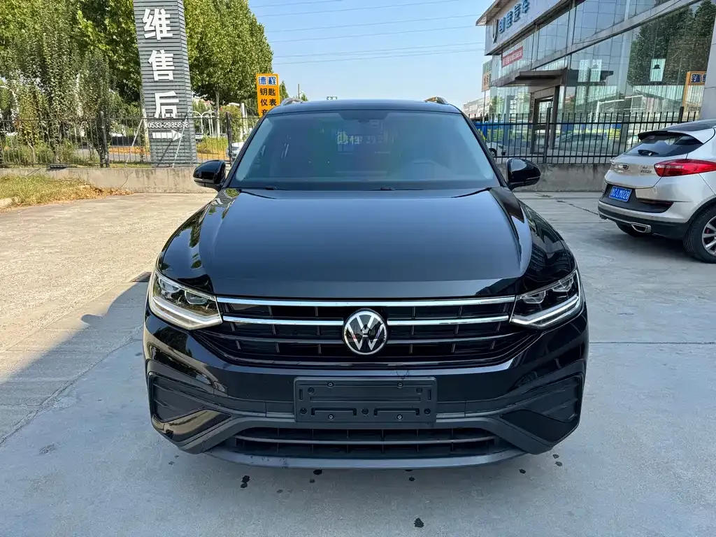 Volkswagen Tiguan L — фото 5