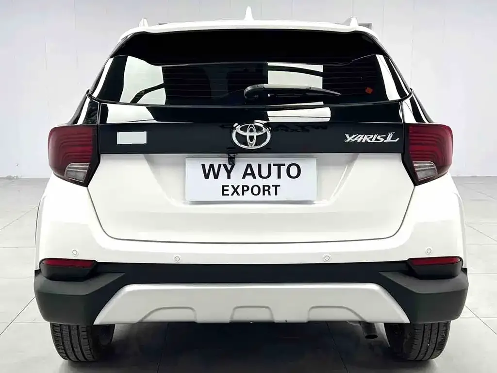 Toyota Yaris L — фото 5