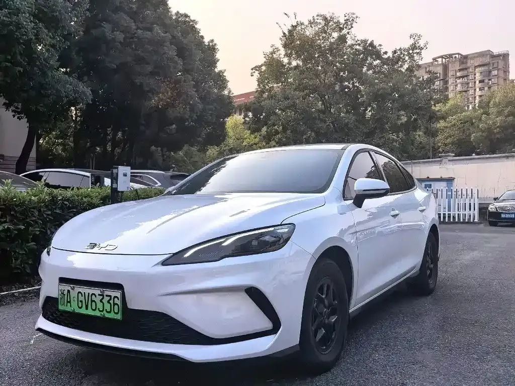 BYD Seal 05 DM-i — фото 1