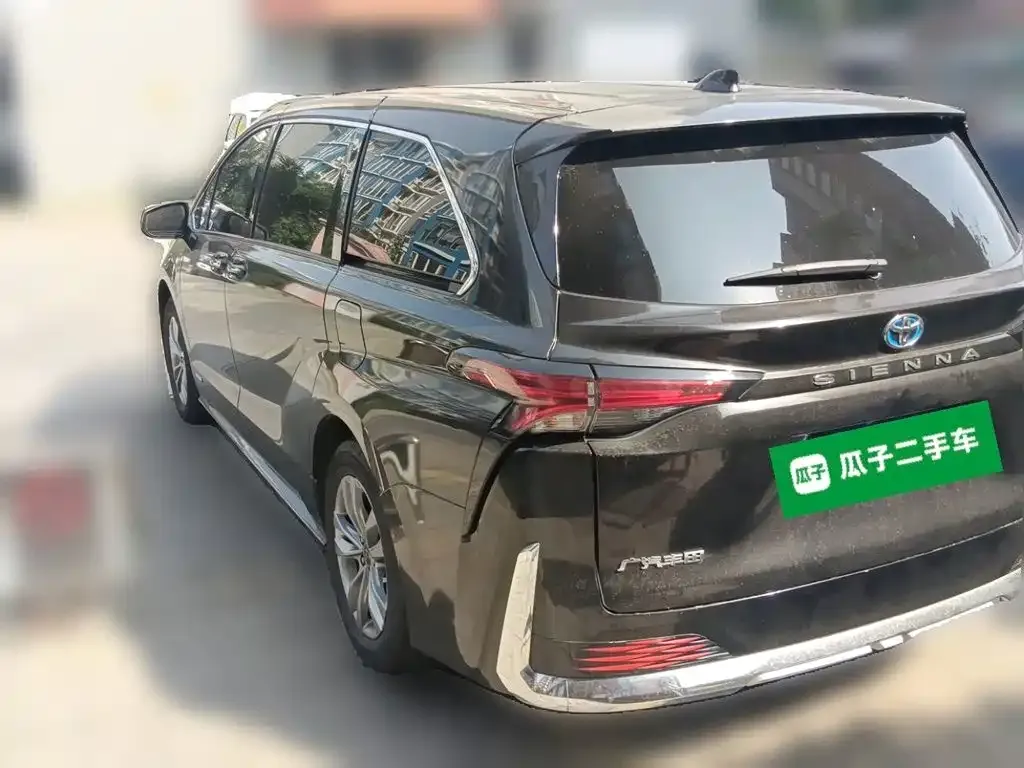 Toyota Sienna — фото 4