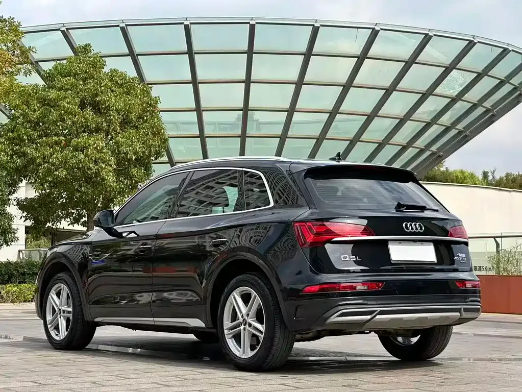 Audi Q5L — фото 4