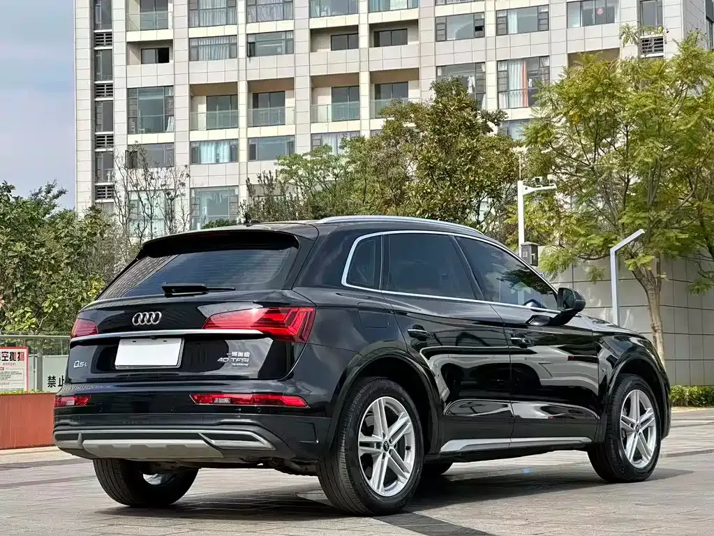 Audi Q5L — фото 7