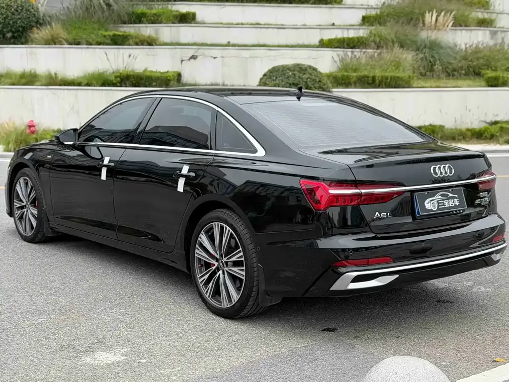 Audi A6L — фото 8