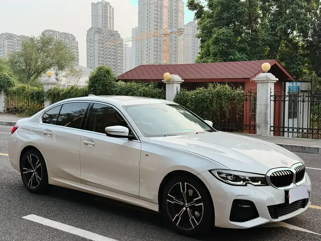 BMW 3 Series — фото 1
