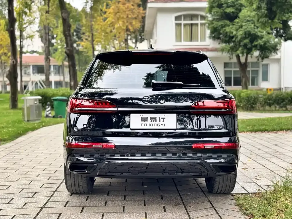 Audi Q7 — фото 6