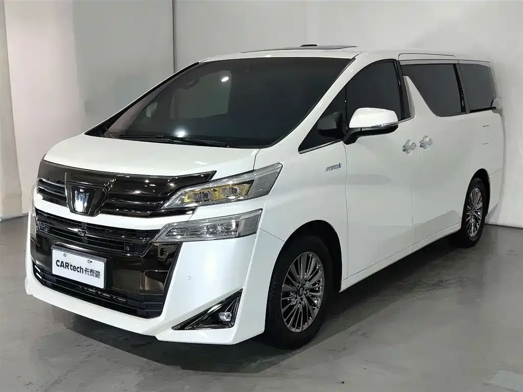 Toyota Vellfire — фото 1