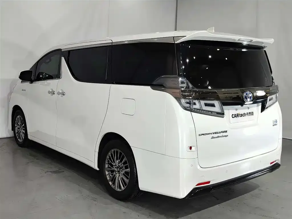 Toyota Vellfire — фото 2
