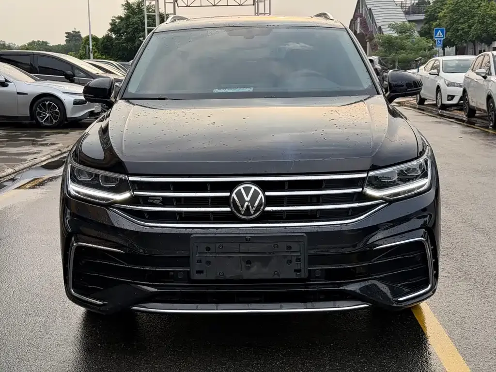 Volkswagen Tiguan L — фото 3