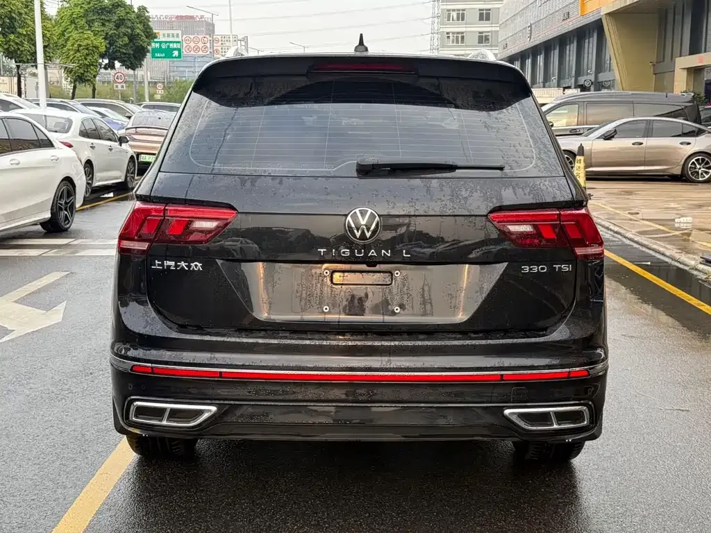 Volkswagen Tiguan L — фото 6