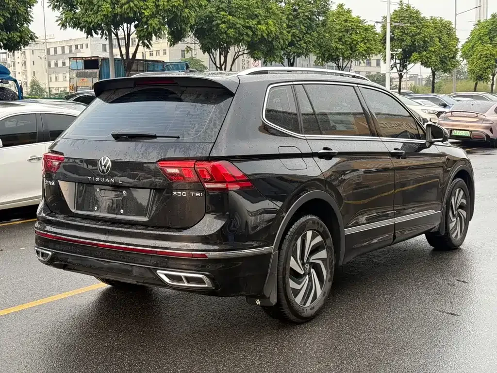 Volkswagen Tiguan L — фото 9