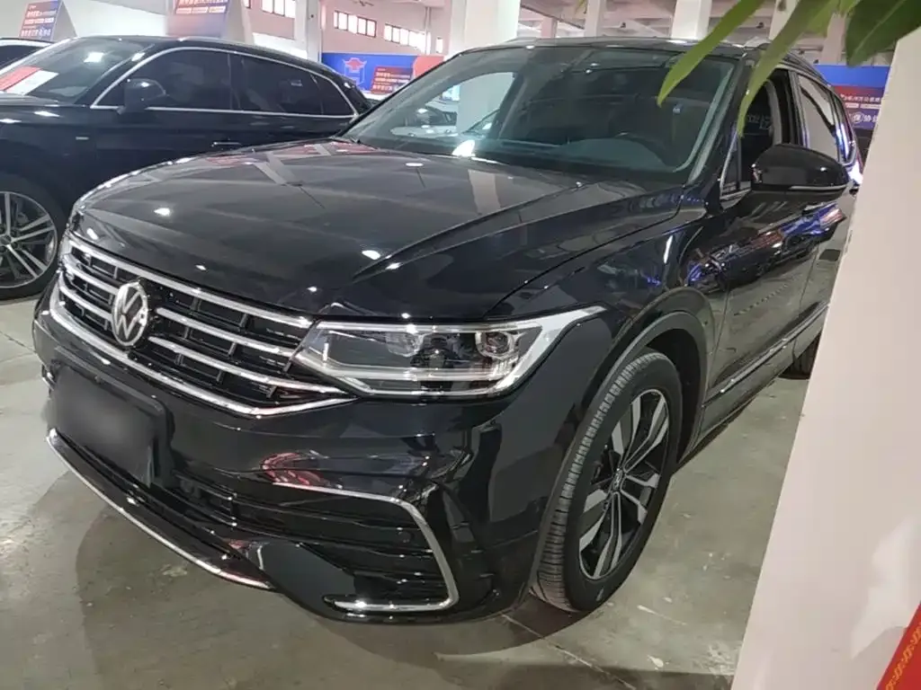 Volkswagen Tiguan L — фото 4