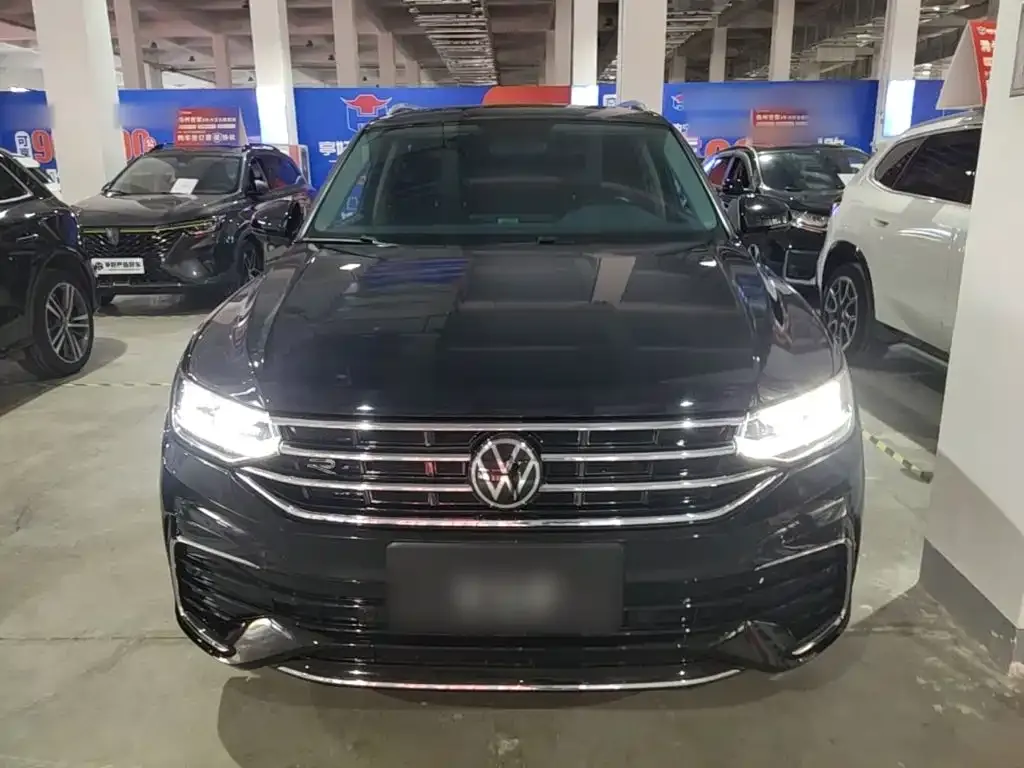 Volkswagen Tiguan L — фото 7