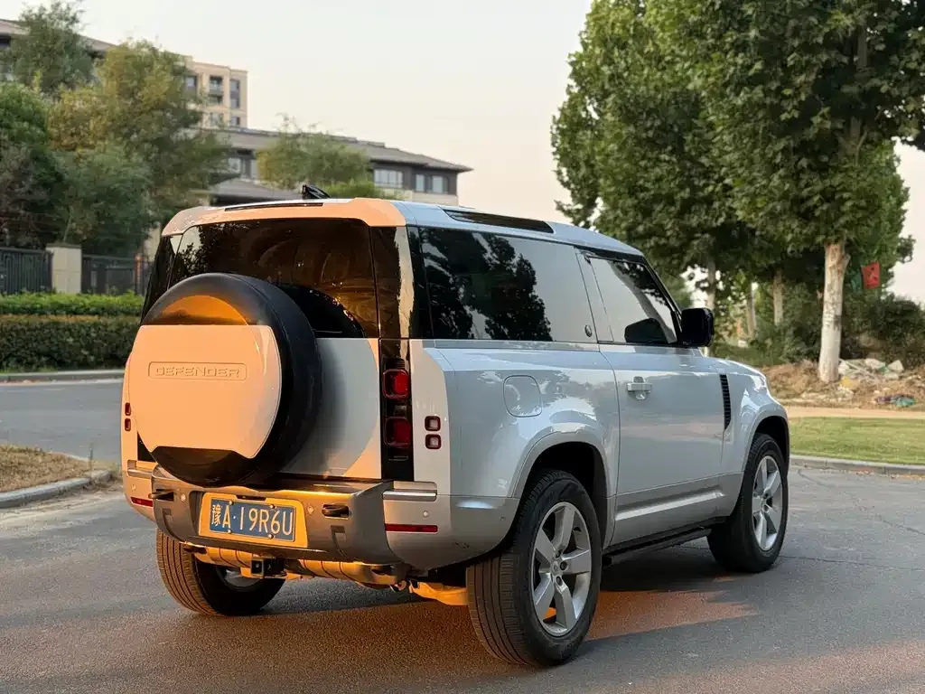 Land Rover Defender — фото 4