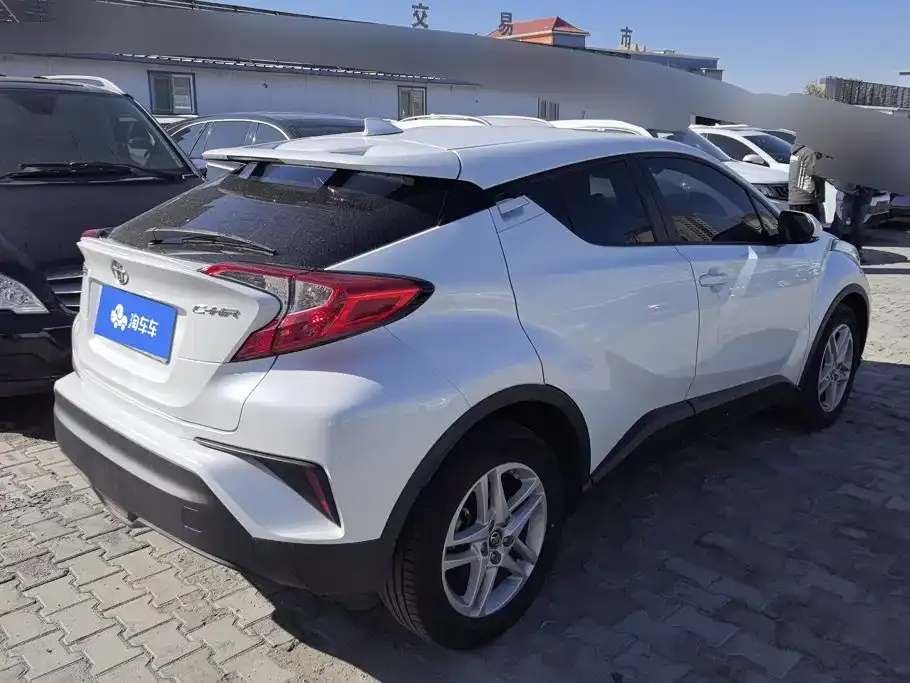 Toyota C-HR — фото 5
