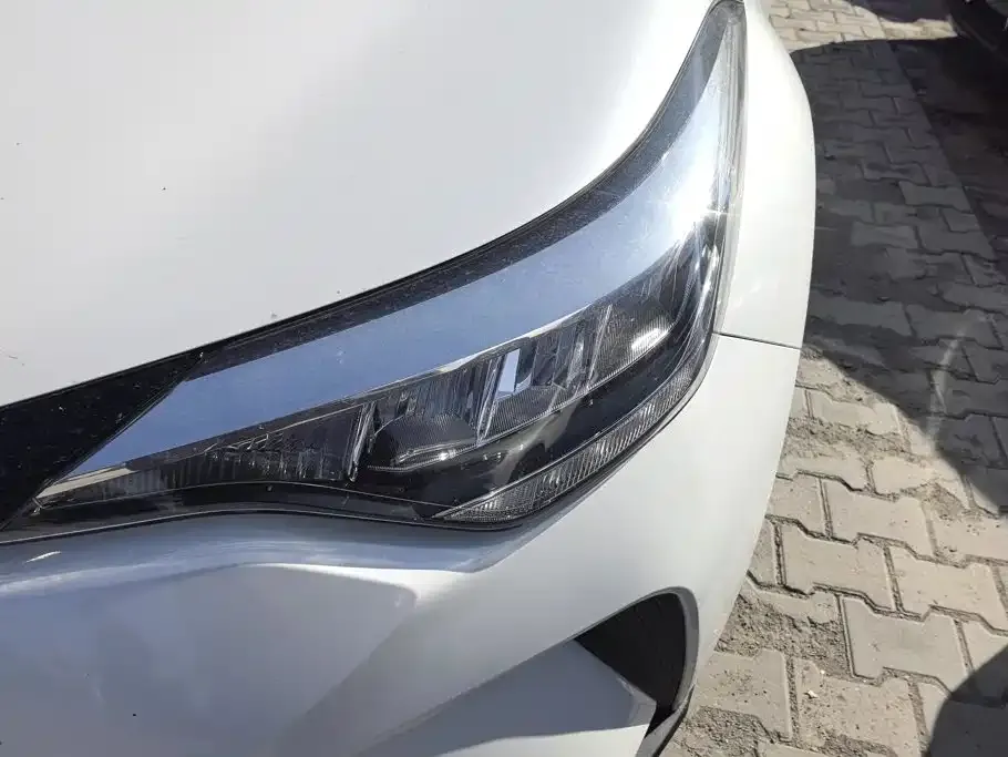 Toyota C-HR — фото 2