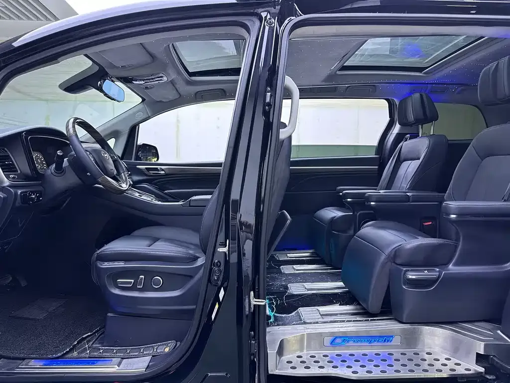 GAC Motor Trumpchi M8 — фото 10
