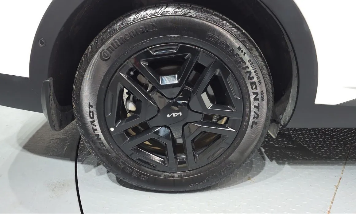 Kia Sorento — фото 10