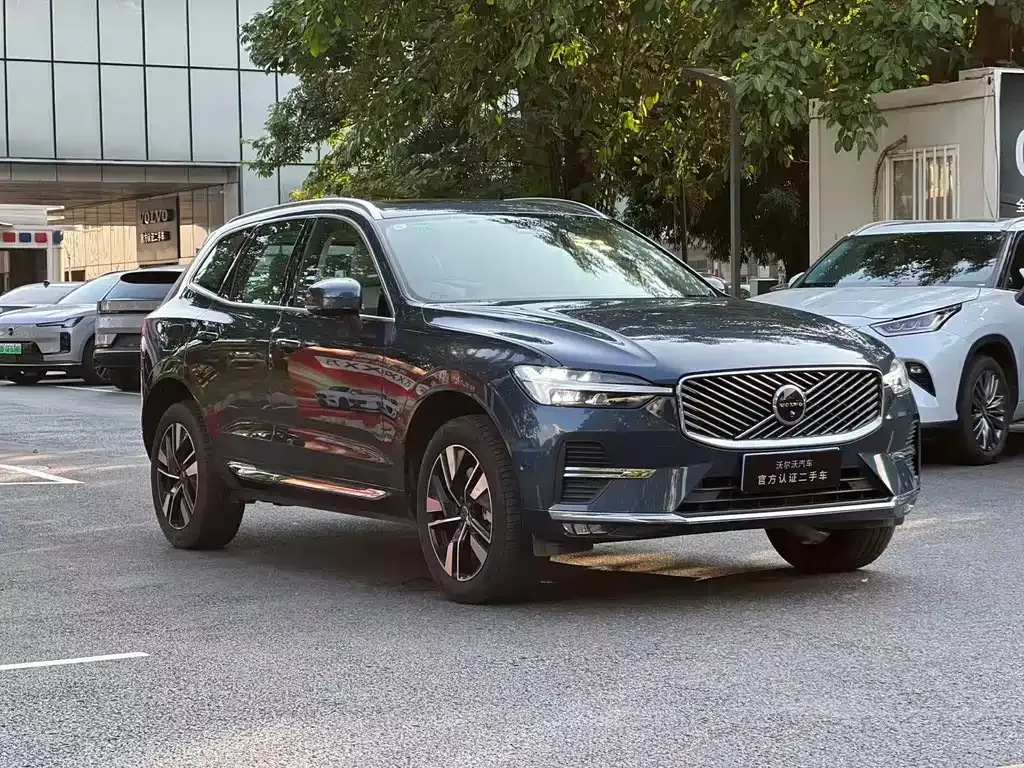 Volvo XC60 — фото 10