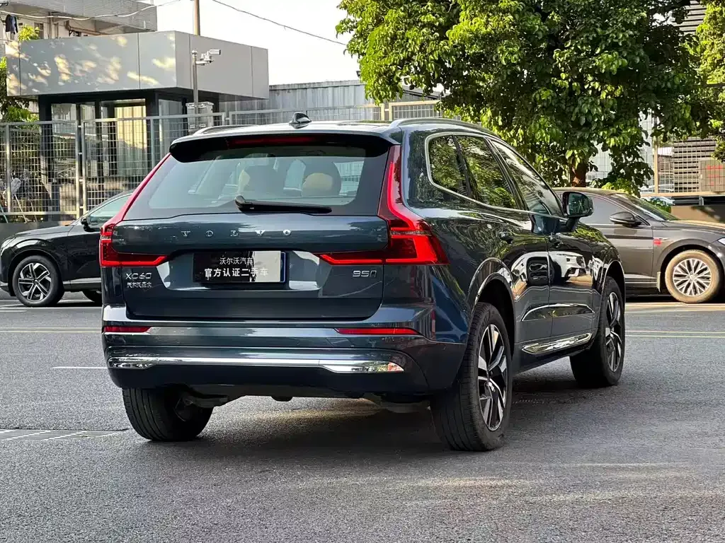 Volvo XC60 — фото 7