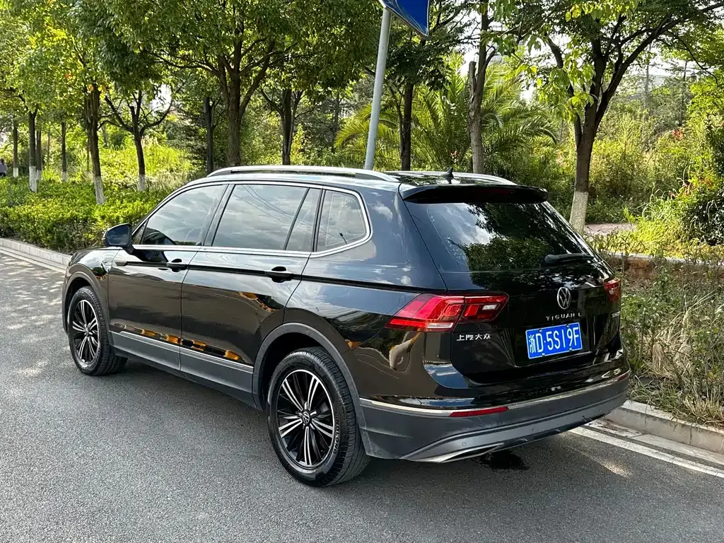 Volkswagen Tiguan L — фото 8