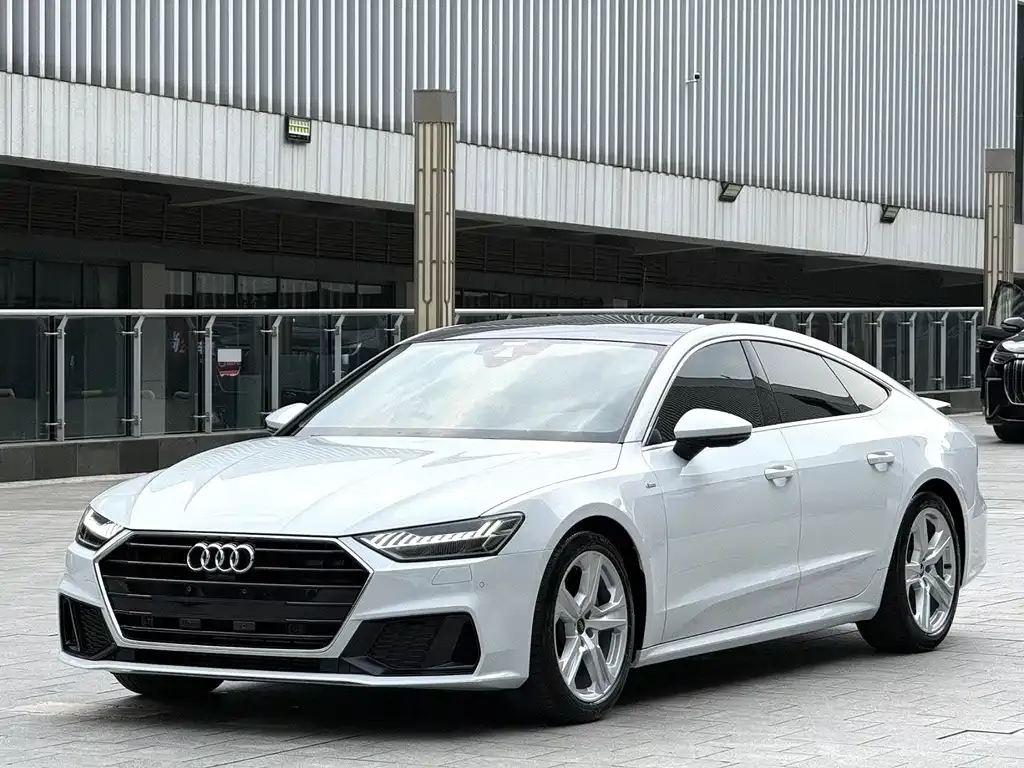 Audi A7 — фото 1