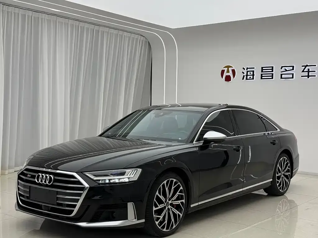Audi S8 — фото 1