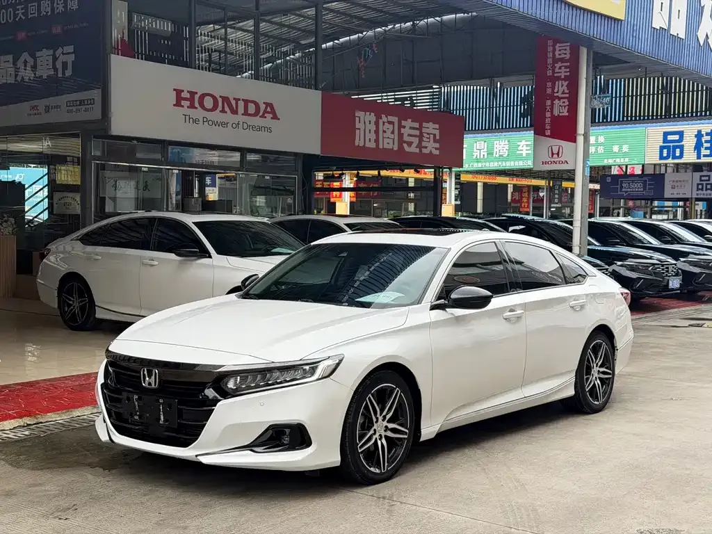 Honda Accord — фото 1