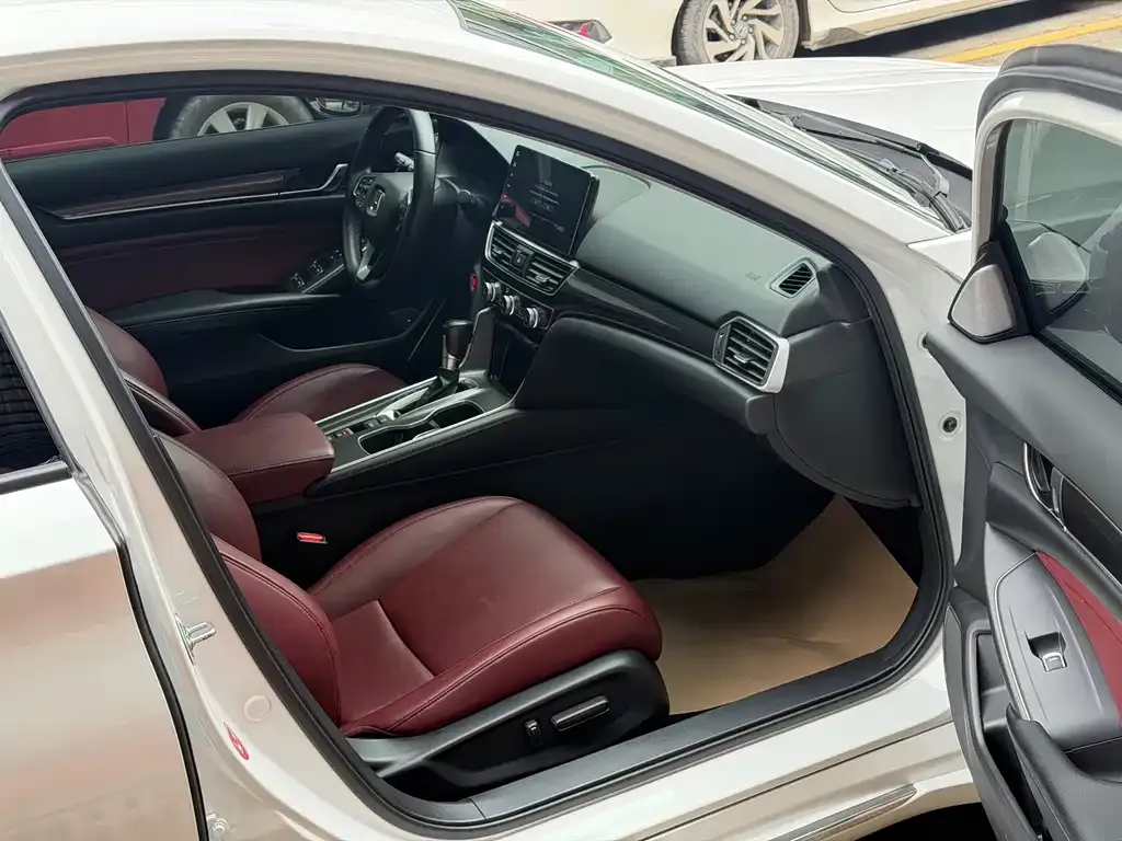 Honda Accord — фото 6