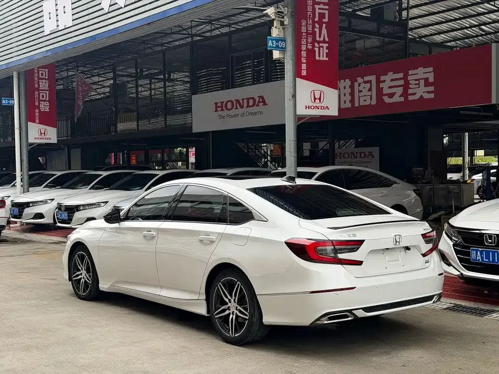 Honda Accord — фото 4