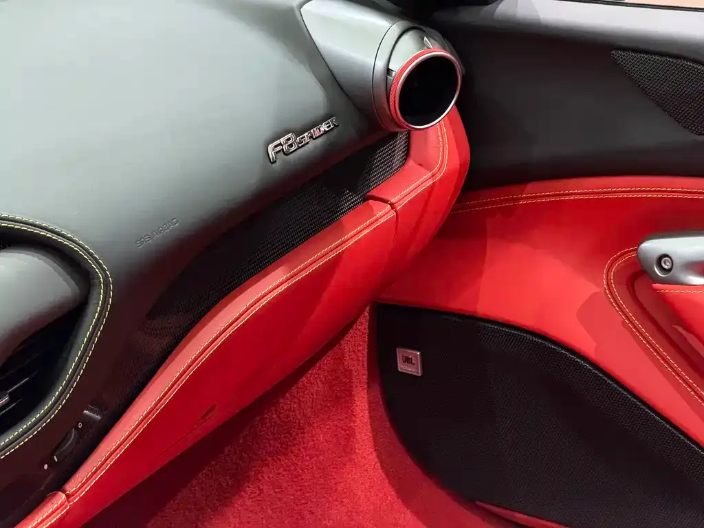 Ferrari F8 — фото 6