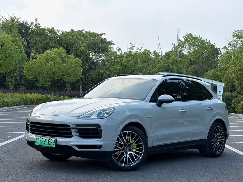 Porsche Cayenne Hybrid — фото 1