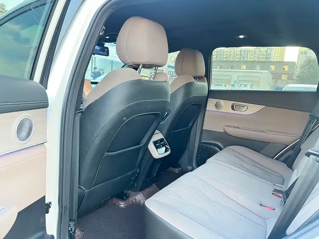 Chery Tiggo 8 PLUS — фото 9