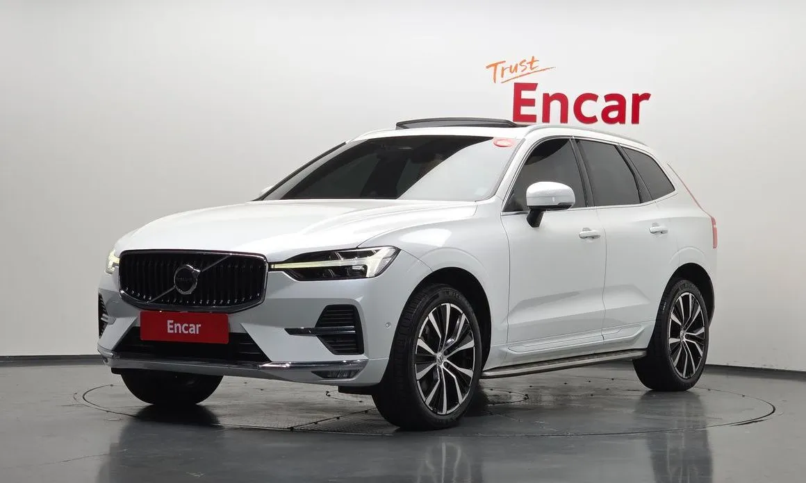 Volvo XC60 — фото 1