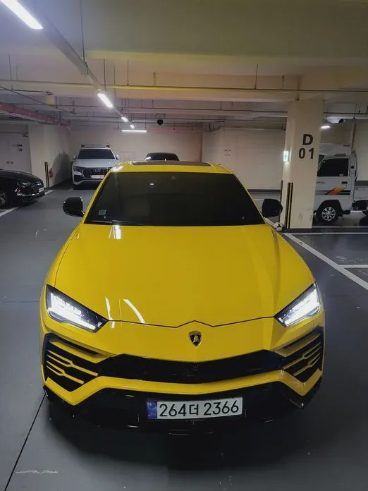 Lamborghini Urus — фото 1