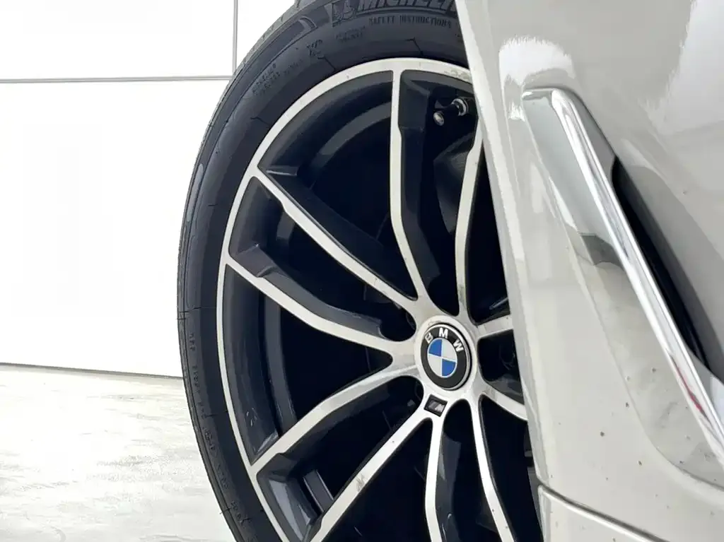 BMW 5 Series New Energy — фото 3