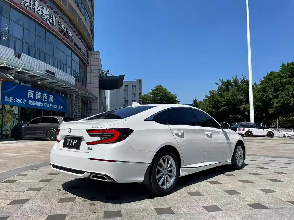Honda Accord — фото 3