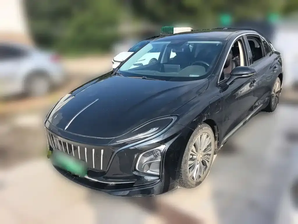 Hongqi E-QM5 — фото 1