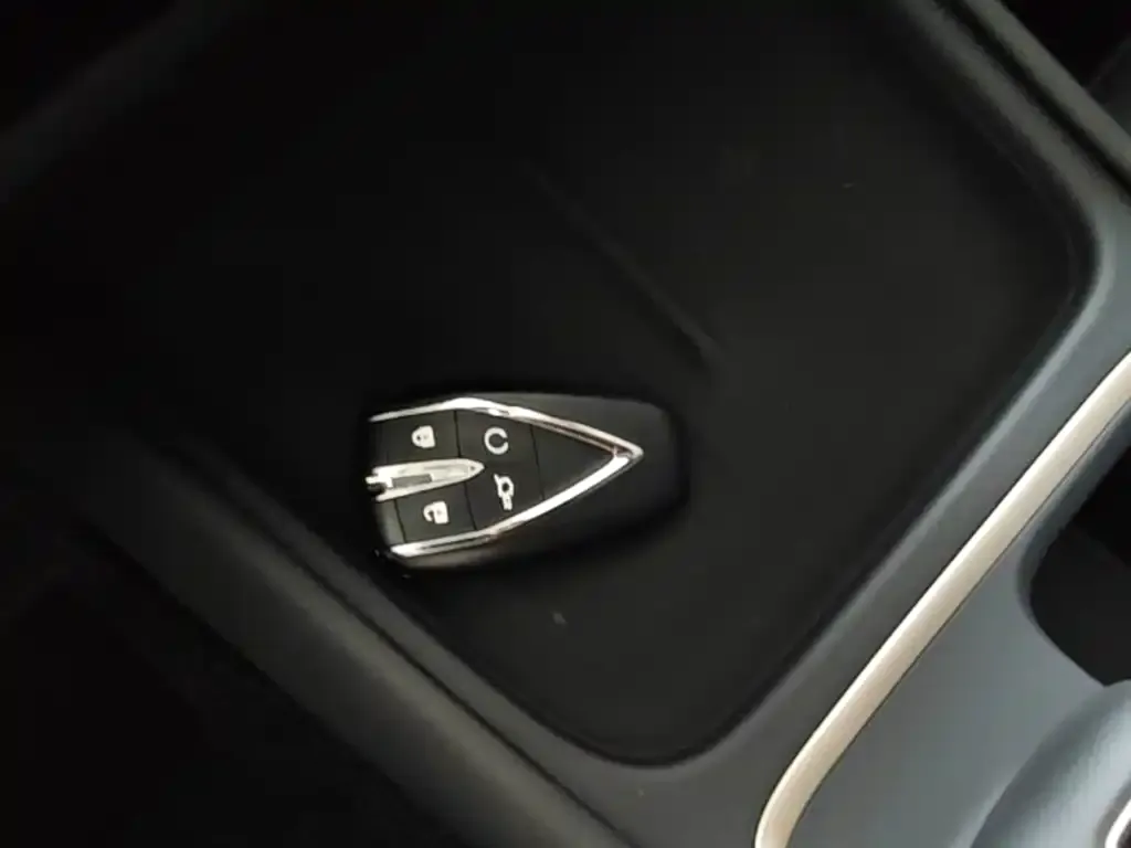 Changan Eado — фото 10