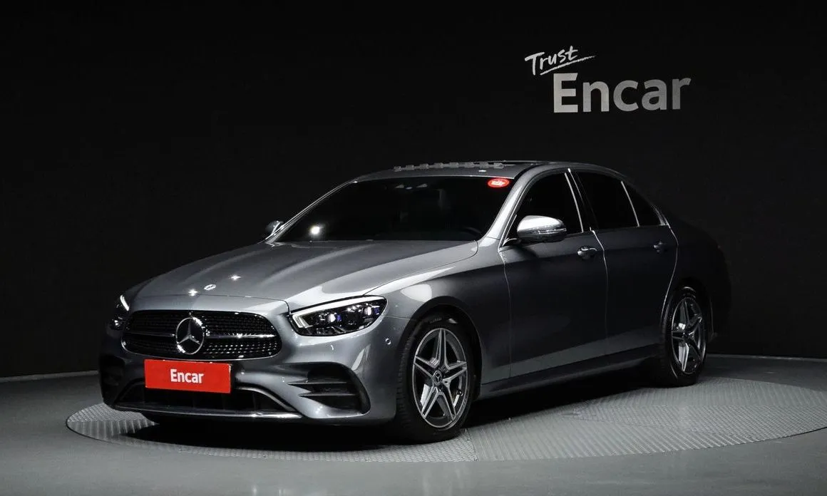 Mercedes-Benz E-Class — фото 1
