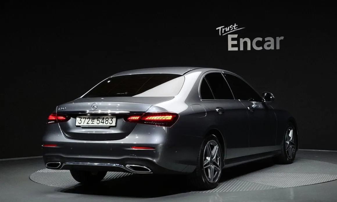 Mercedes-Benz E-Class — фото 3